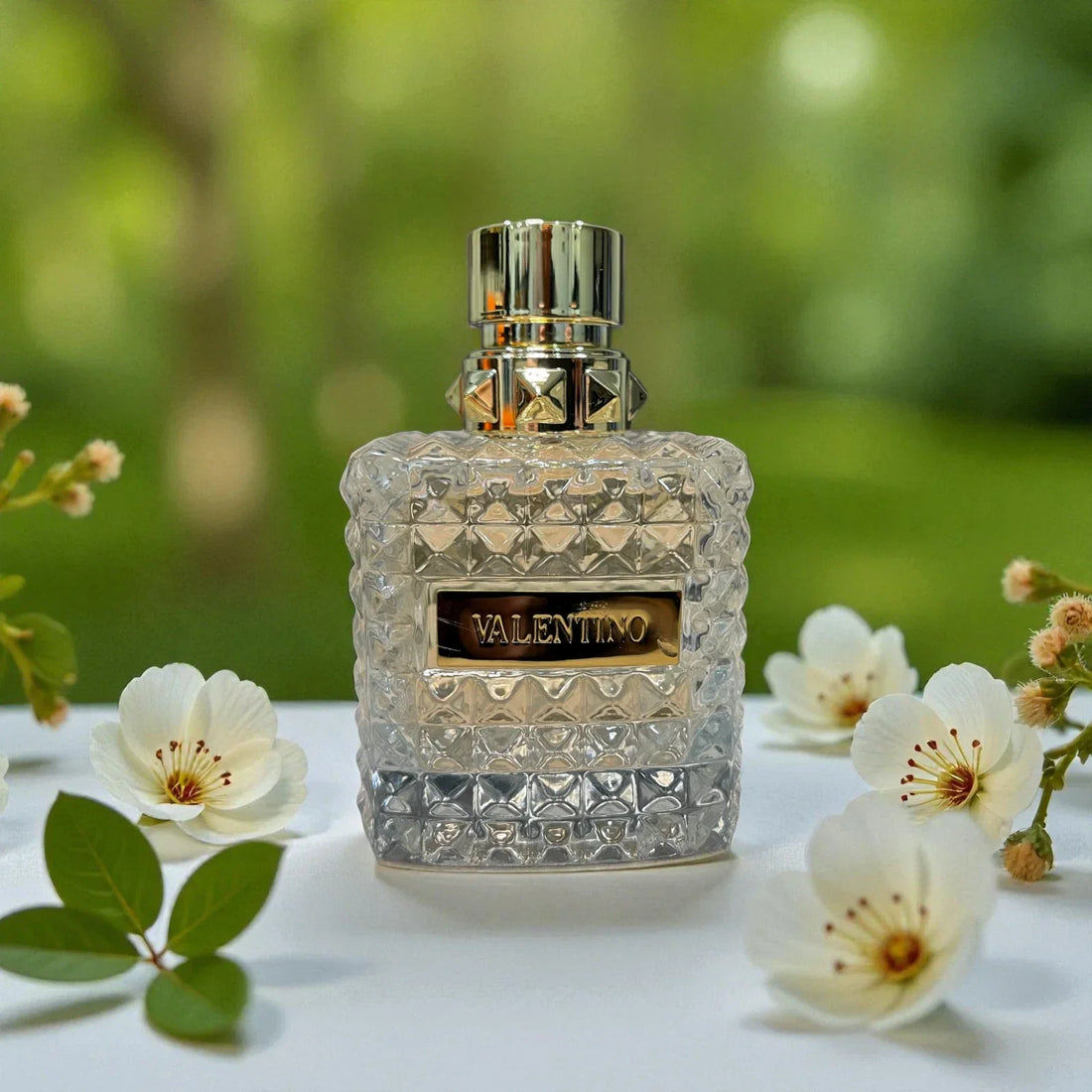 Valentino Donna Eau de Parfum bottle for women